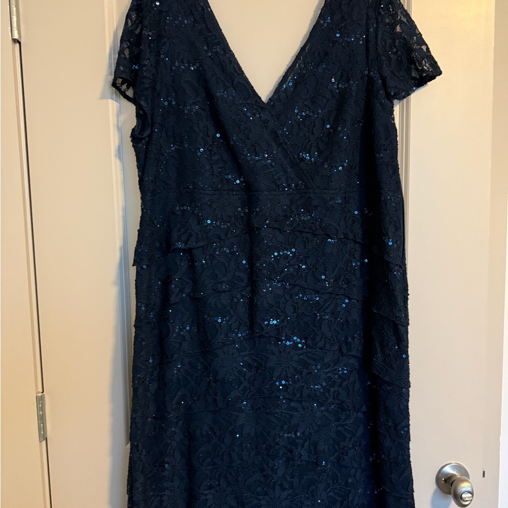 Scarlett Nite Navy V-Neck Midi Gown